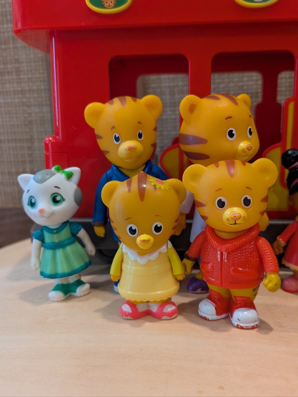 Rare Daniel Tiger Deluxe Trolley + Figure Bundle With Working Sounds + Light ๐ฏ - Picture 3 of 8